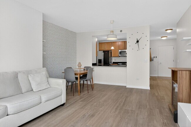 Building Photo - 1160 S Michigan Ave