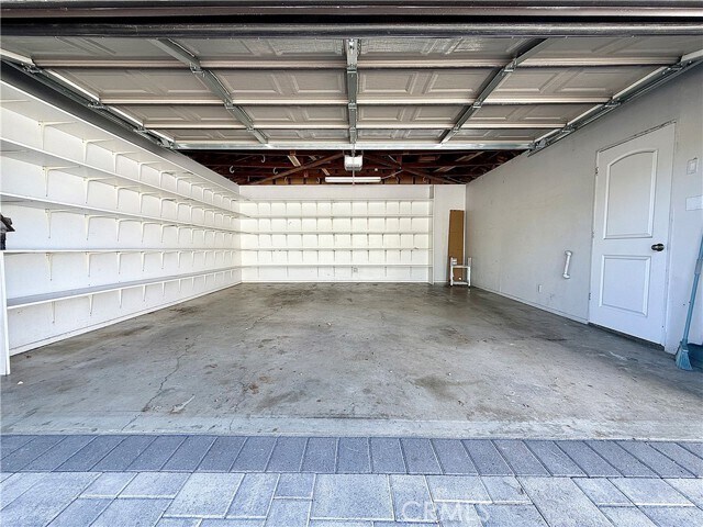 Building Photo - 22346 Burbank Blvd