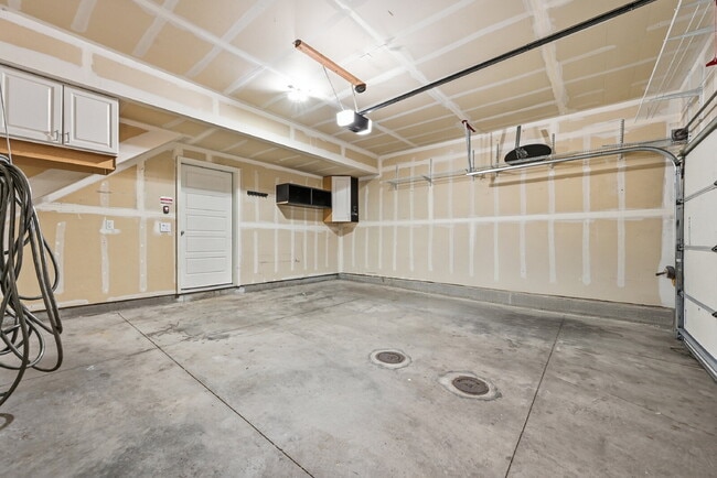 Building Photo - $2,245.95, 2 bed, 2.5 bath located in Denver with a fenced yard.