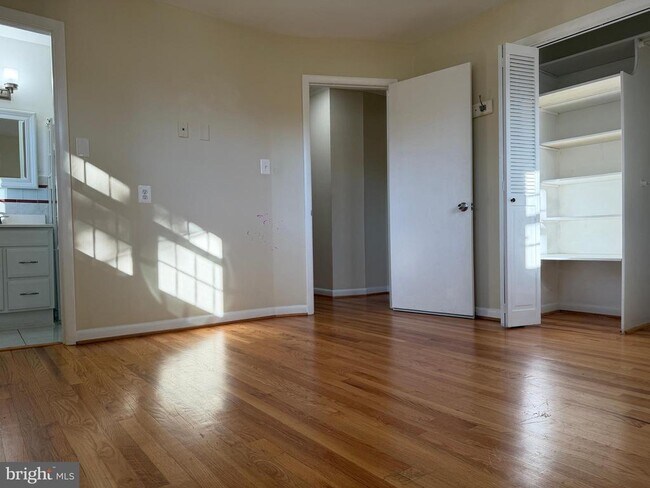 Building Photo - 5206 Easton Dr