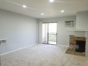 Building Photo - 1013 S Sunshine Ave