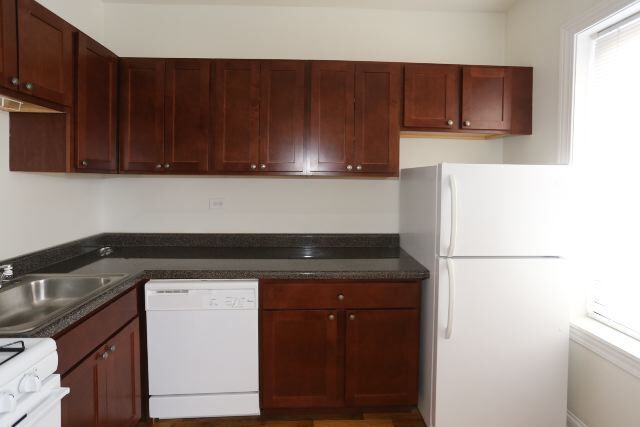 Building Photo - 4856 N Damen Ave
