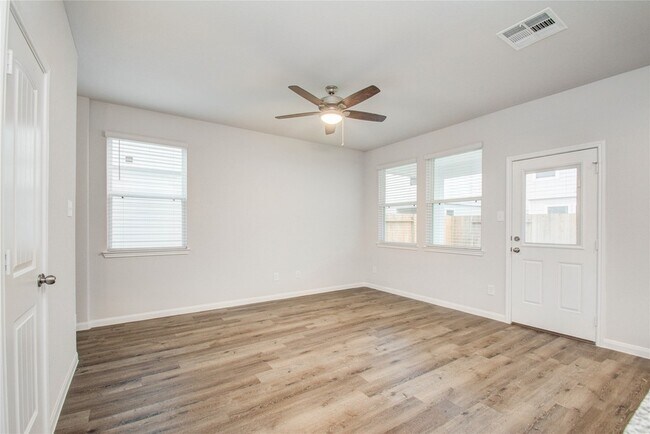 Building Photo - 21915 Grand Majestic Dr