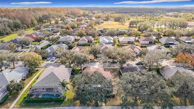 Building Photo - 16829 Midsummer Ln