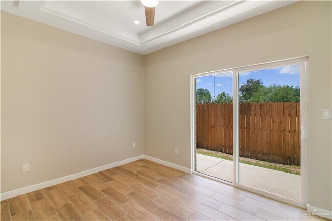 Building Photo - 15 S Athol St