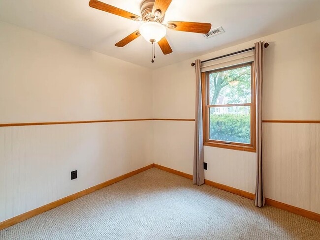 Building Photo - Rutledge Home