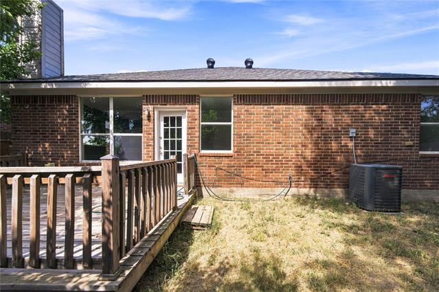 Building Photo - 2833 Wakecrest Dr