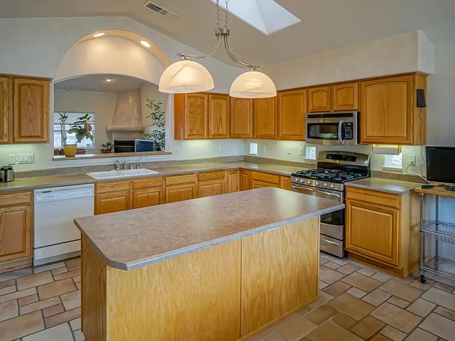 Building Photo - 8709 Tierra Alegre Dr NE