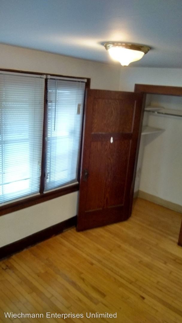 Building Photo - 2856 N Bartlett Ave