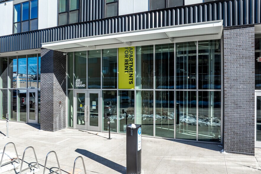 Building Photo - 418 East Grand