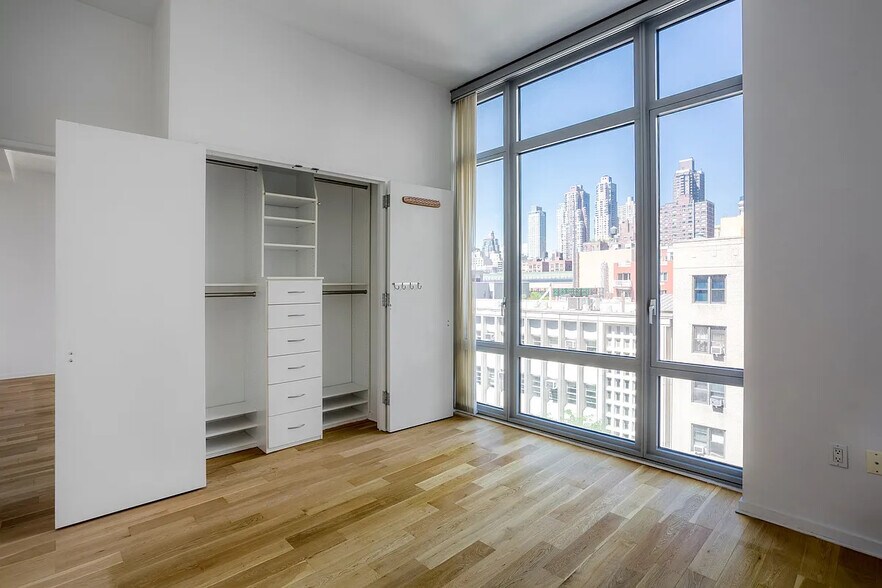 Building Photo - 310 W 52nd St