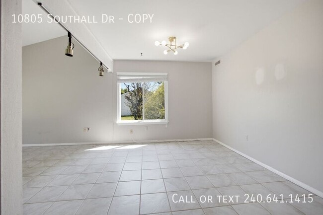Building Photo - 10805 Southall Dr