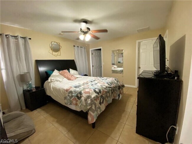 Building Photo - 4317 SW Santa Barbara Pl