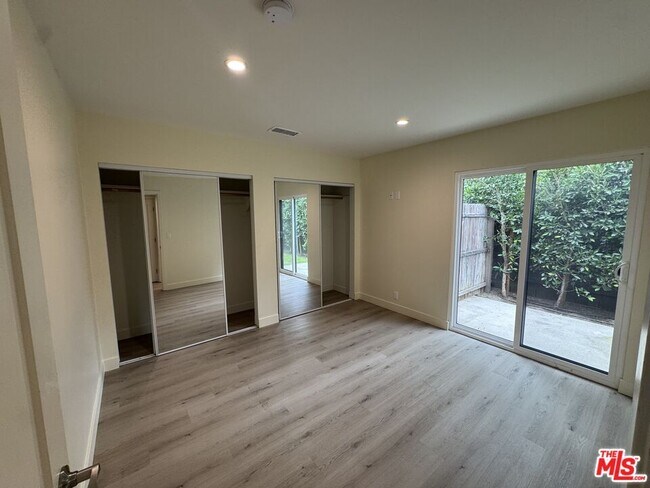 Building Photo - 3116 W 81st St