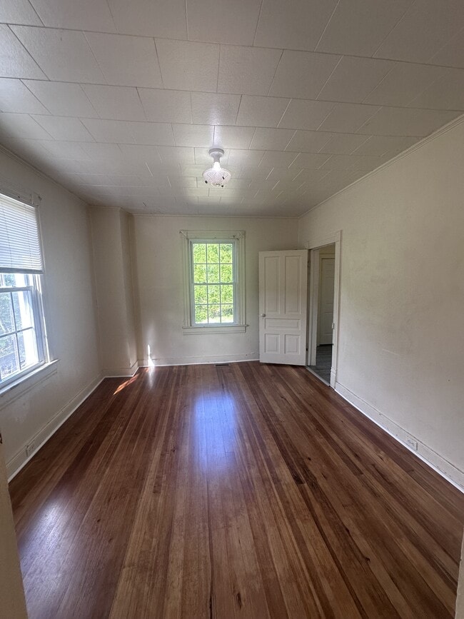 Building Photo - 66 Carlson Ave