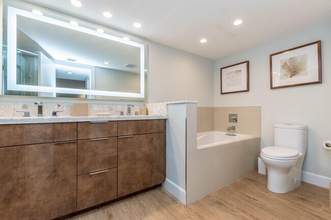 Building Photo - 5380 N Ocean Dr