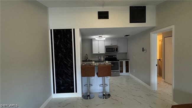 Building Photo - 5222 Treetops Dr