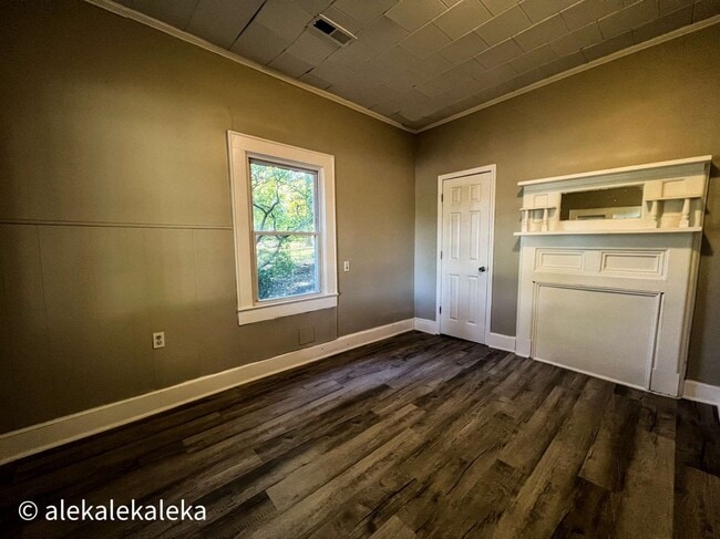 Building Photo - 715 Fisher Ferry St