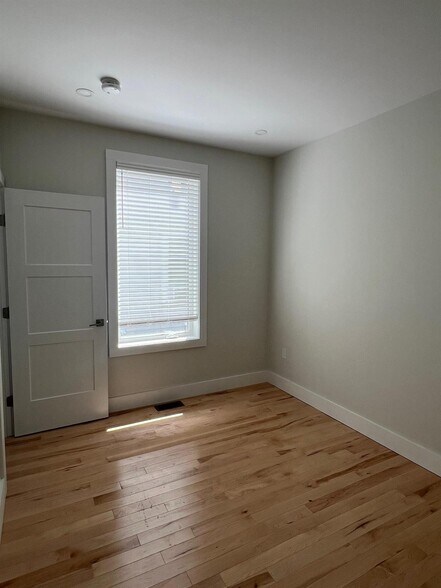 Building Photo - 19 Gorham St