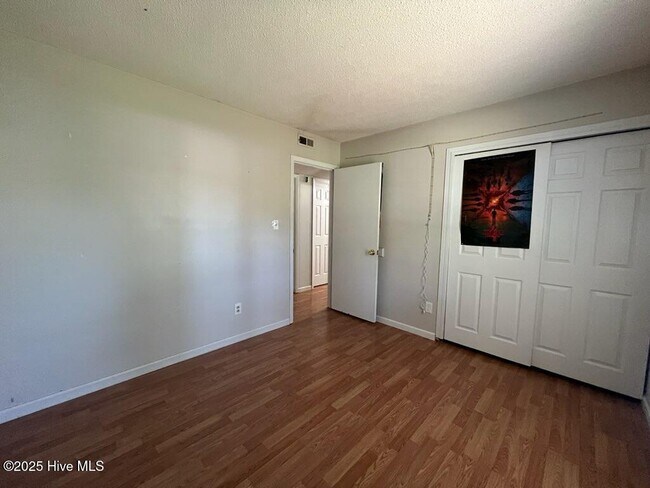 Building Photo - 710 Terrace Ct