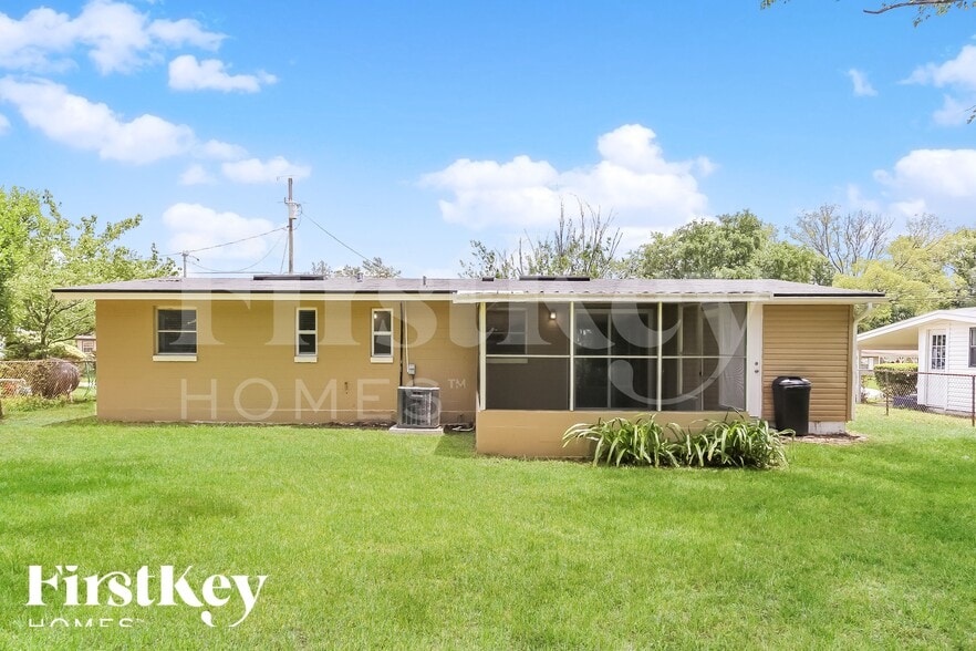 Building Photo - 447 W Clermont Dr