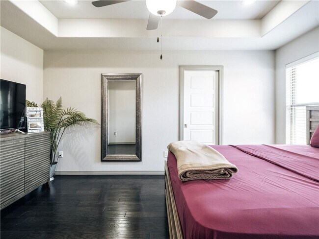 Building Photo - 130 Cisterna Dr