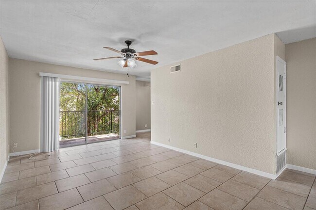 Building Photo - 2600 Penny Ln