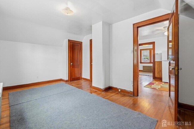 Building Photo - 511 Garden Ave