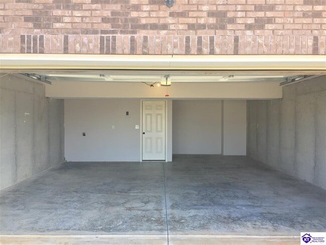 Building Photo - 156 Vineland Pl Dr