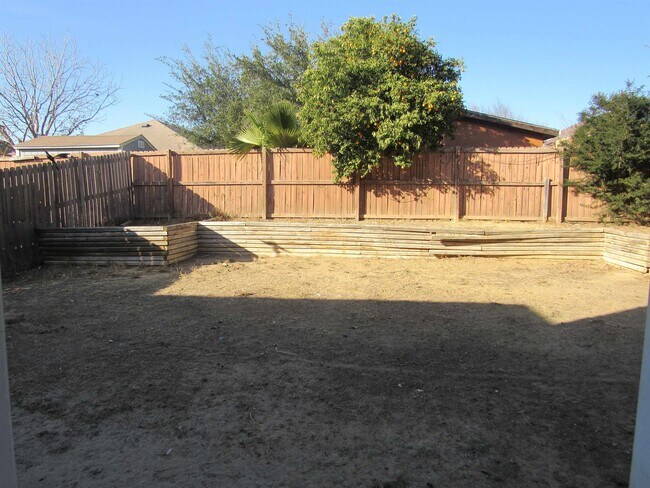 Building Photo - 6106 Eusebio Dr