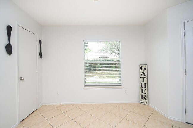 Building Photo - 20506 Lantern Springs Ln