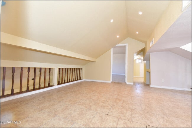 Building Photo - 908 Bolivia St