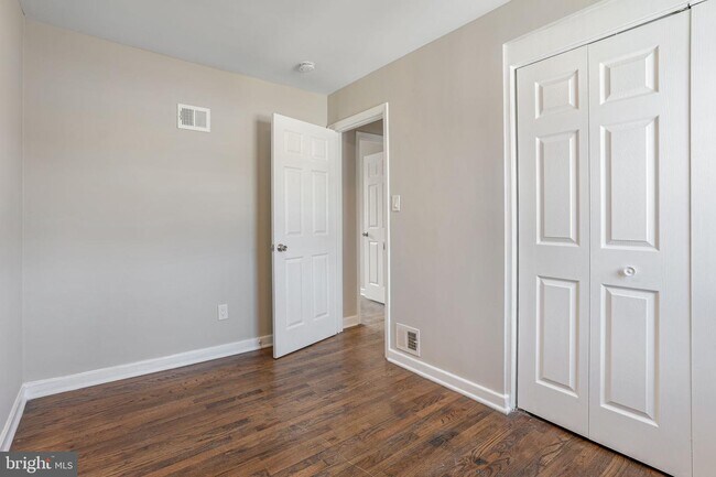 Building Photo - 3815 28th Ave