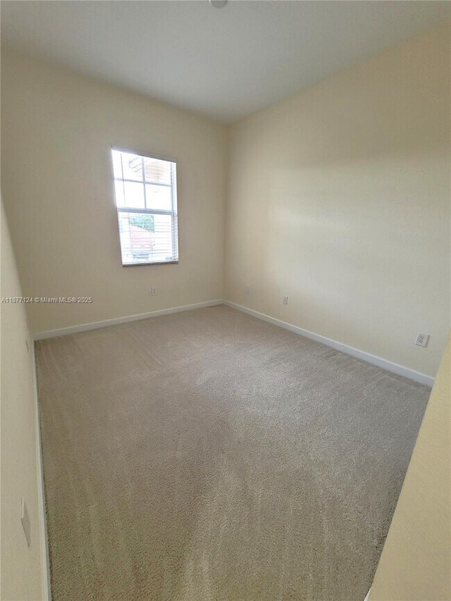 Building Photo - 6033 NW 118th Dr