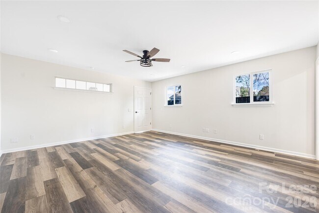 Building Photo - 203 Ewing Dr