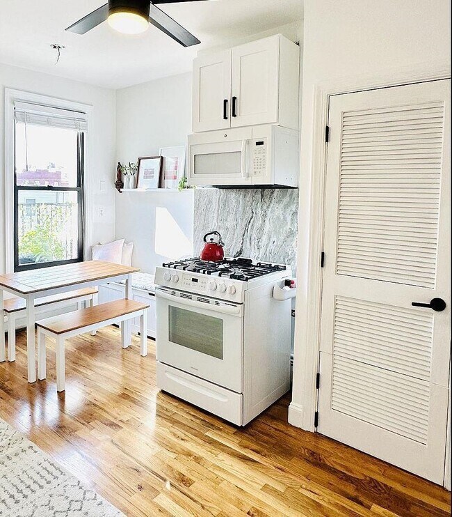 Building Photo - 214 Jefferson St