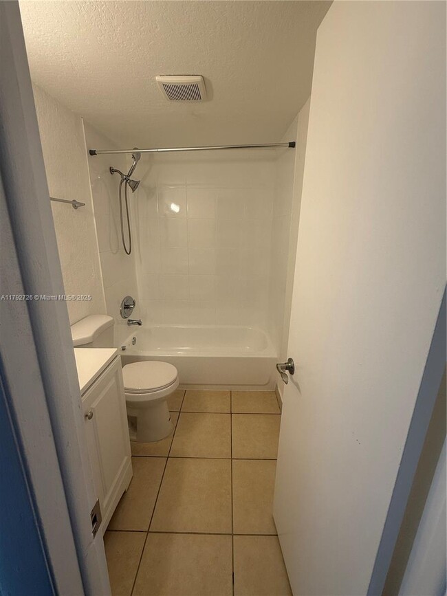 Building Photo - 6850 W 16th Dr