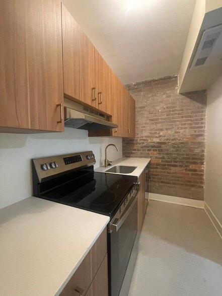 Building Photo - 6465 Sterling St