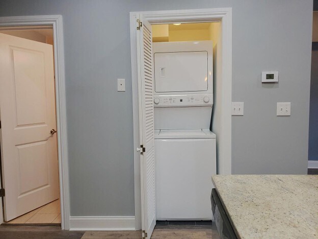 Building Photo - 622 E Oakwood Blvd