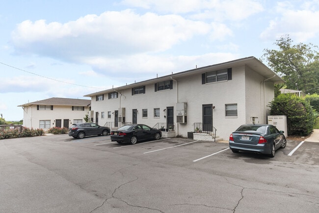 Building Photo - Hillside Manor