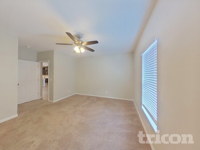 Building Photo - 1266 Stratton Ave