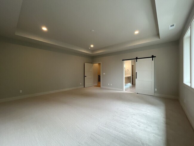 Building Photo - 17402 NW Lone Rock Dr