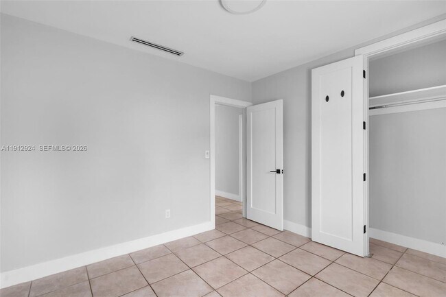 Building Photo - 1230 SW 86th Ct