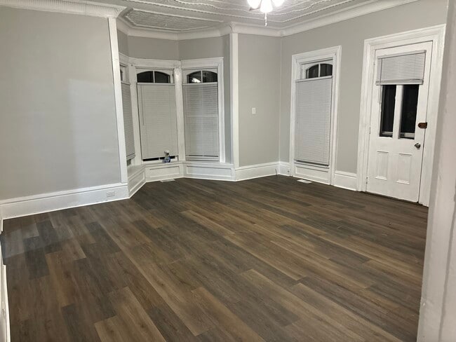 Building Photo - 30 Pearl St