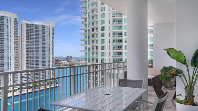 Primary Photo - 801 Brickell Key Blvd