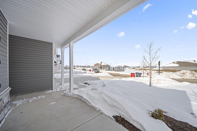 Building Photo - 511 Darliene Dr