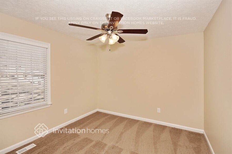 Building Photo - 166 Bluebird Dr