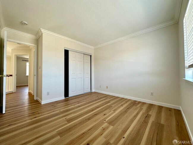 Building Photo - 923 Ferro Dr