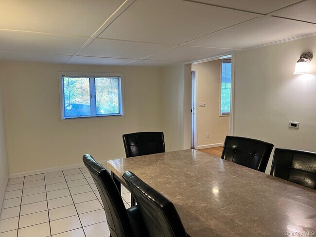 Building Photo - 111 Main St