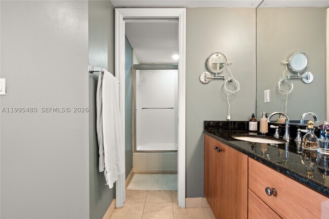Building Photo - 6917 Collins Ave
